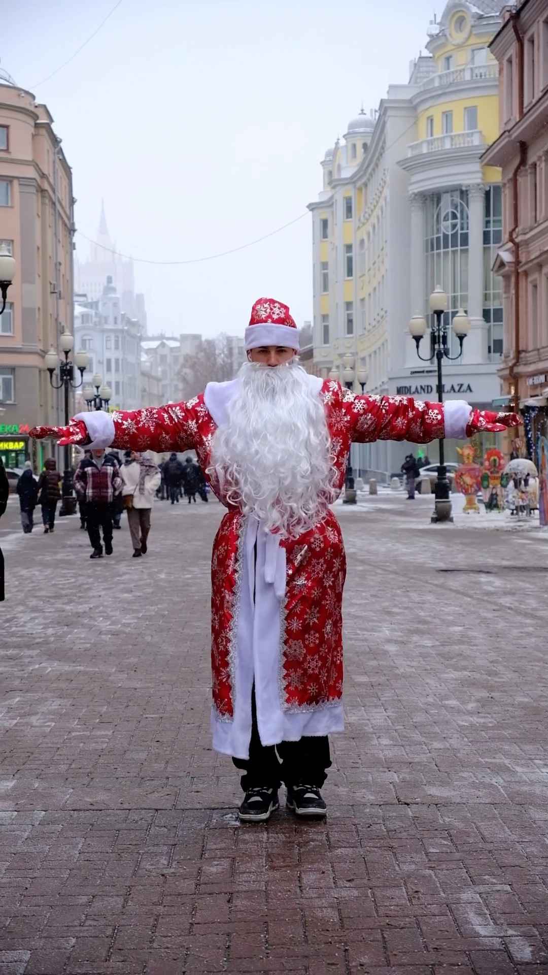 Santa Claus Dances Like a Robot
